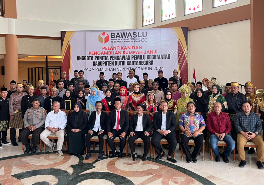 Bawaslu Kukar Lantik Panwascam