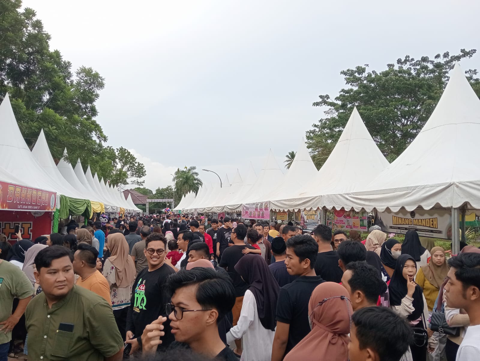 Suasana Lorong Pasar Ramadhan