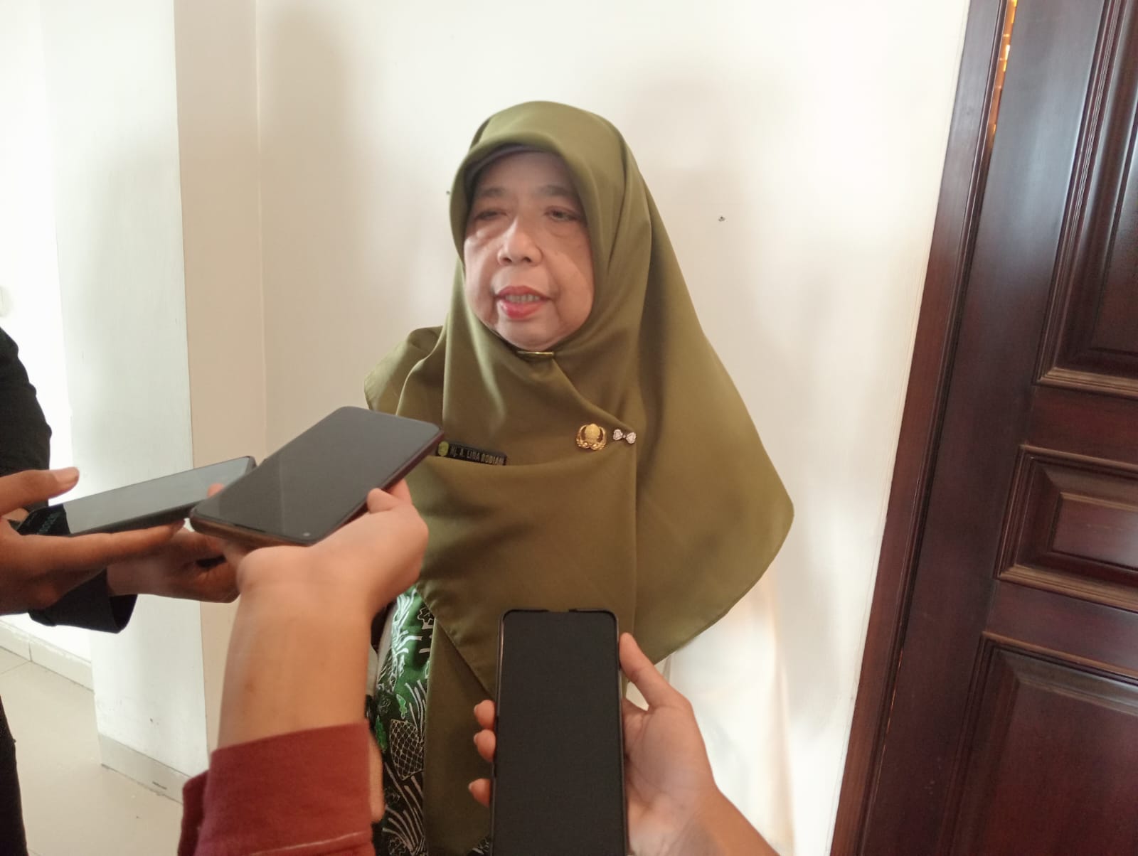 Aji Lina Rodiah menerangkan bahwa dengan perpustakaan digital masyarakat tidak perlu lagi harus datang langsung ke perpustakaan