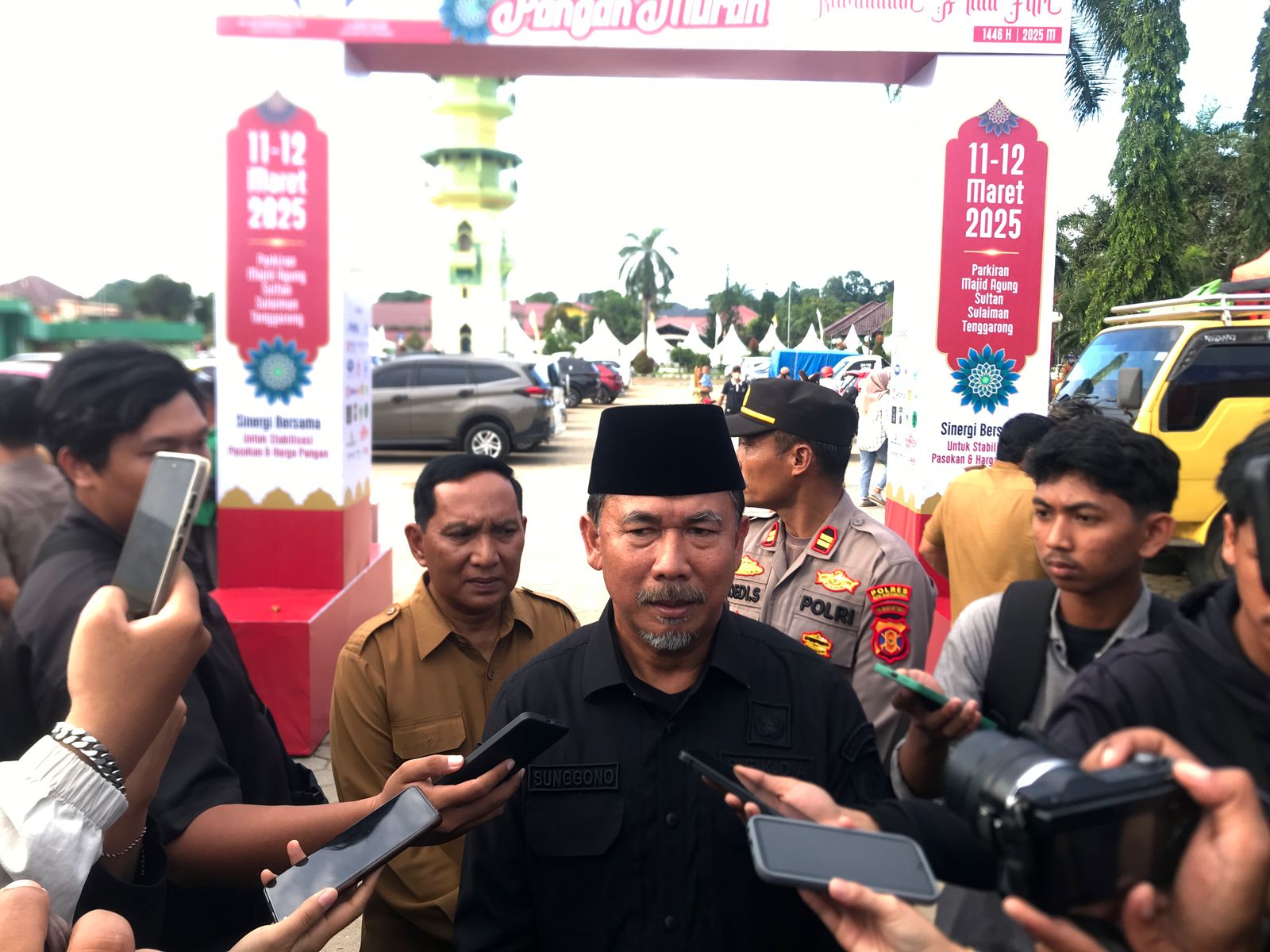 Sesi Wawancara Sekda Kukar, Sunggono Usai Membuka Gerakan Pangan Murah (adv/ruteberita).