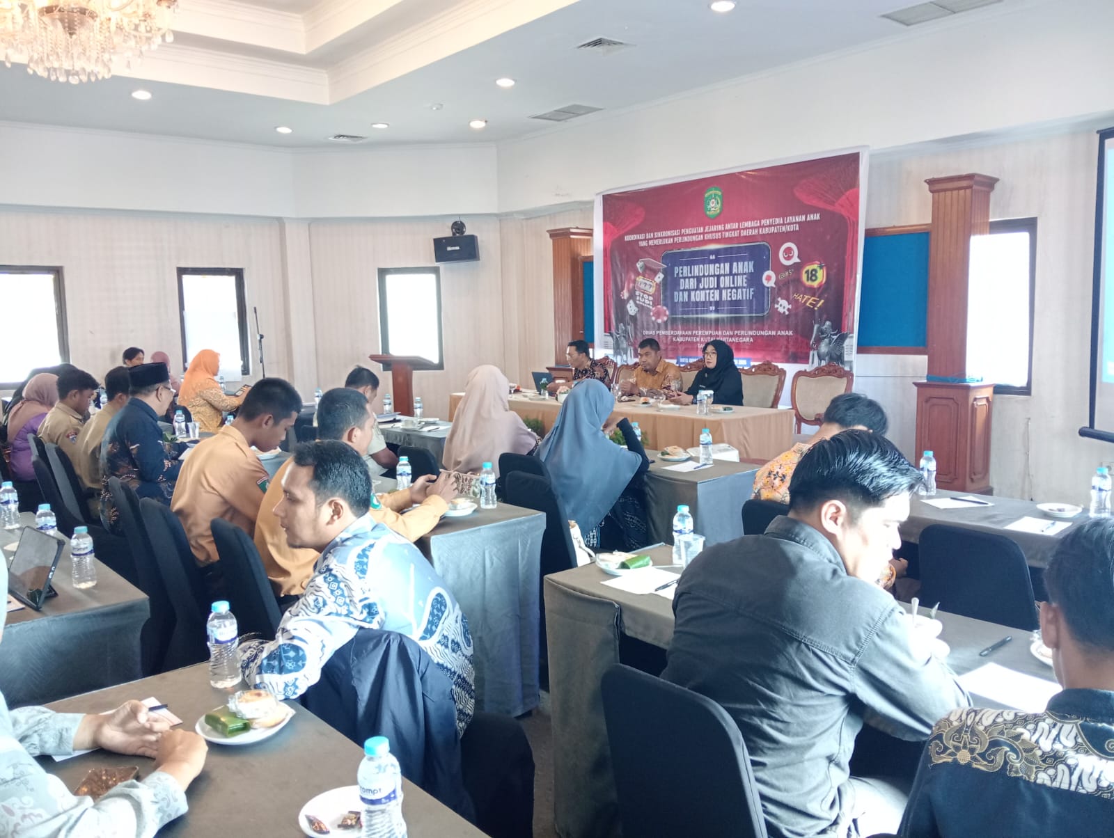 kegiatan Koordinasi dan Sinkronisasi Penguatan Jejaring Antar Lembaga Penyedia Layanan Anak yang Memerlukan Perlindungan Khusus di Hotel Grand Elty Singgasana Tenggarong (Adv/ruteberita)