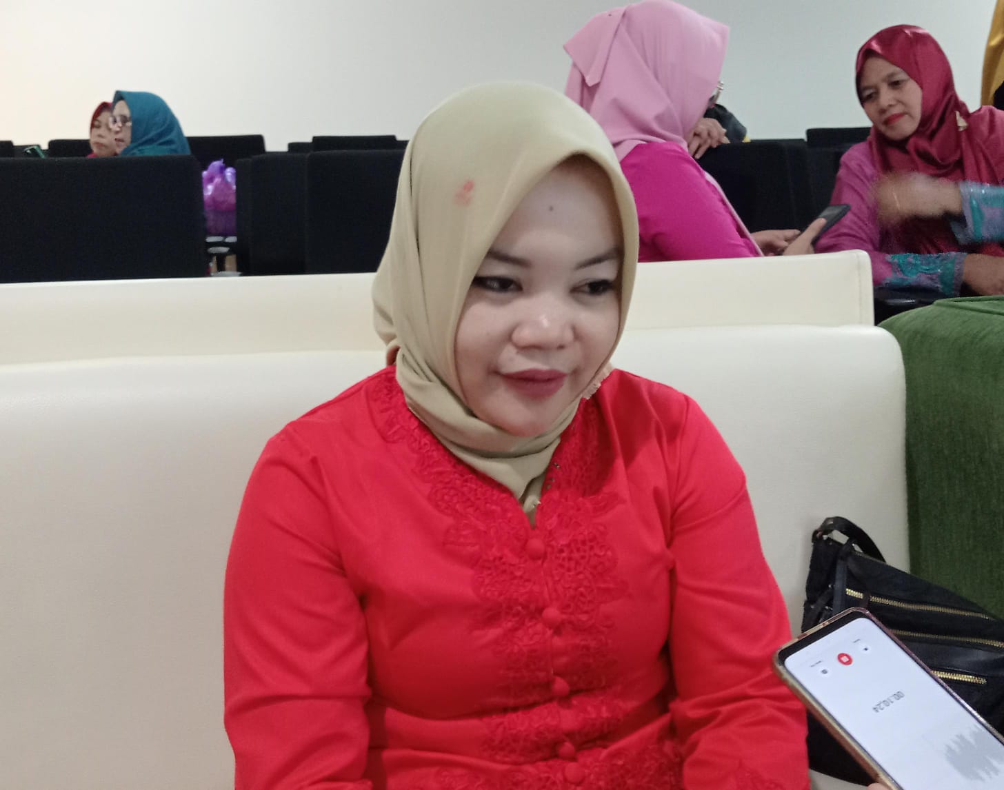 Kepala Desa Perangat Baru, Fitriani (Adv/ruteberita).