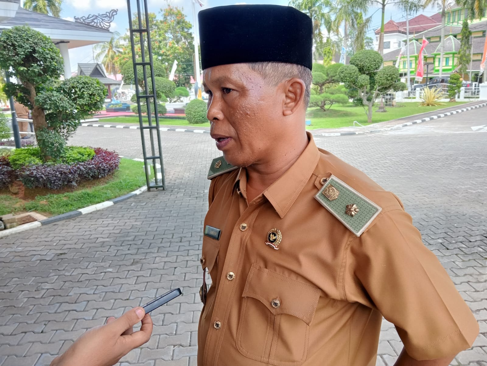 Kepala Desa Loh Sumber, Kecamatan Loa Kulu, Sukirno (Adv/Ruteberita).