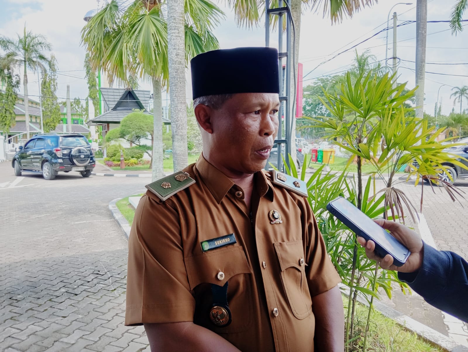 Kepala Desa Loh Sumber,Kecamatan Loa Kulu, Sukirno (Adv/Ruteberita).