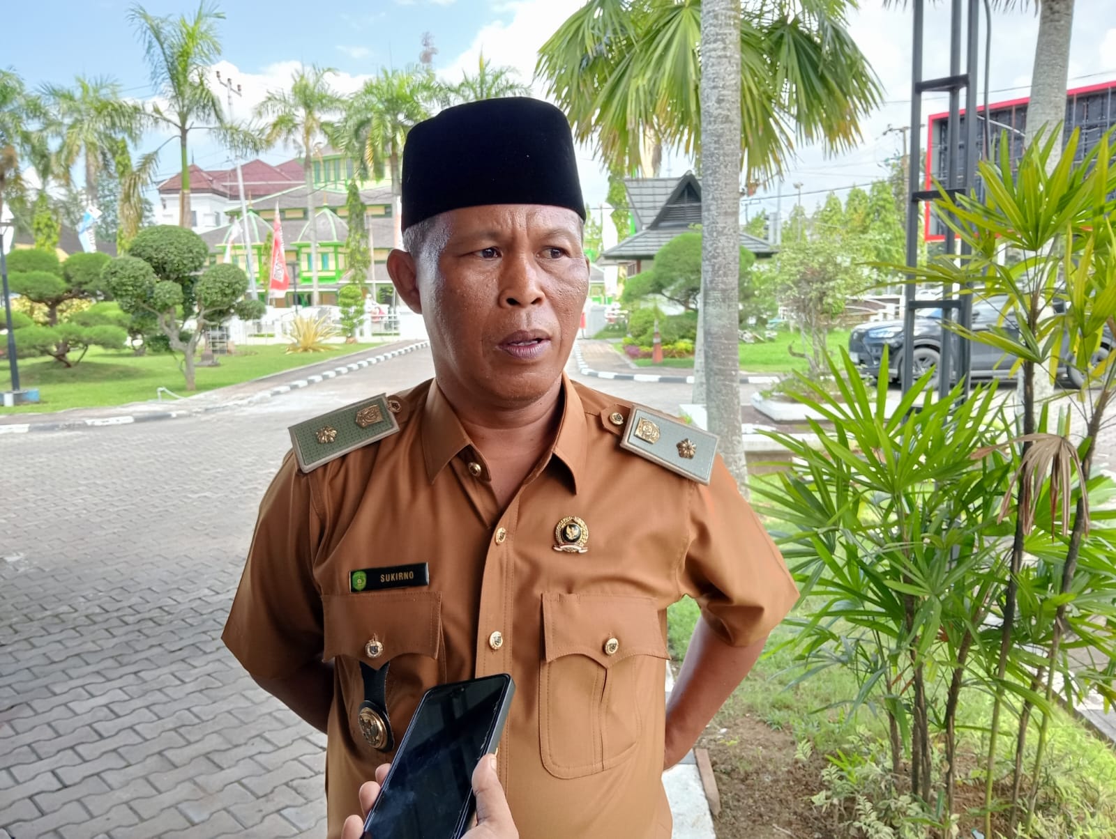 Kepala Desa Loh Sumber, Sukirno (Adv/Ruteberita)